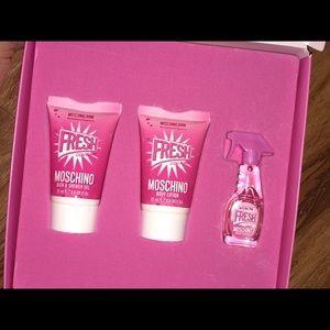 Moschino Fresh Pink Fragrance Mini Gift Set